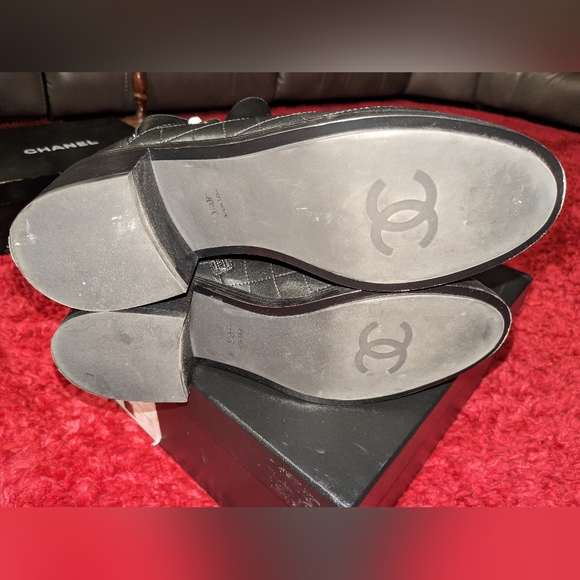 CHANEL 2017 LEATHER CRYSTAL EMBELLISHED QUILTED MOTO BOOTS IT 40.5 / US 10 - Picture 9 of 12